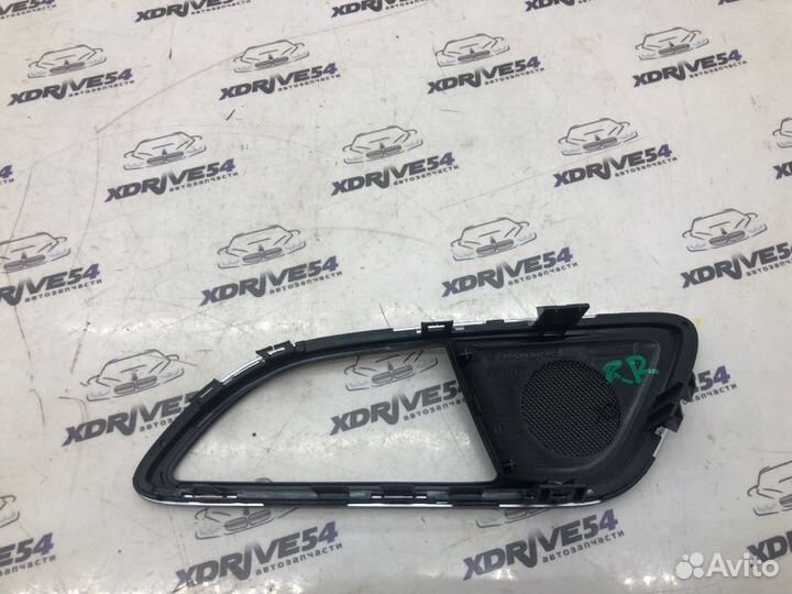 Накладка динамика задняя правая Mercedes-Benz