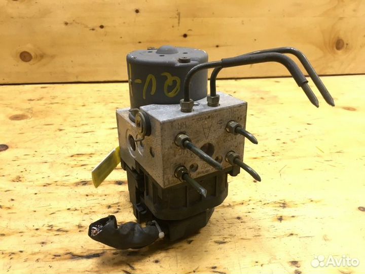 Блок ABS Nissan Bluebird QU14 QG18DE 2000