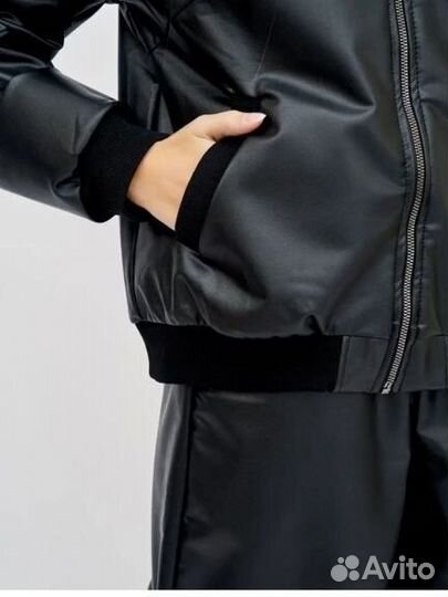 Новый костюм из экокожи