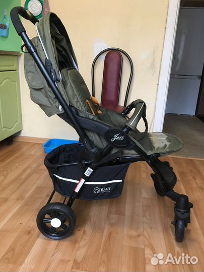 Прогулочная коляска