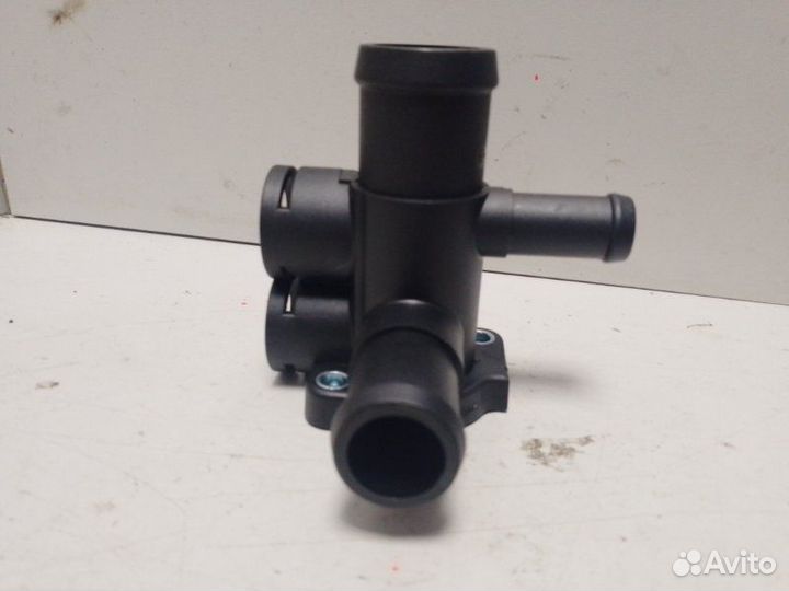 Фланец системы охлаждения Volkswagen Transporter