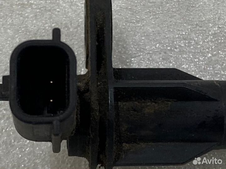 Датчик положения коленвала Renault Duster