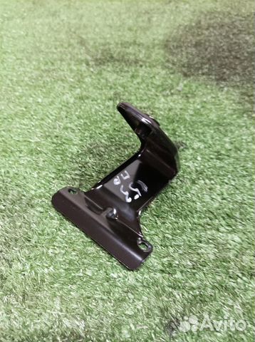 Кронштейн (сопут. товар) Audi Q7 2005