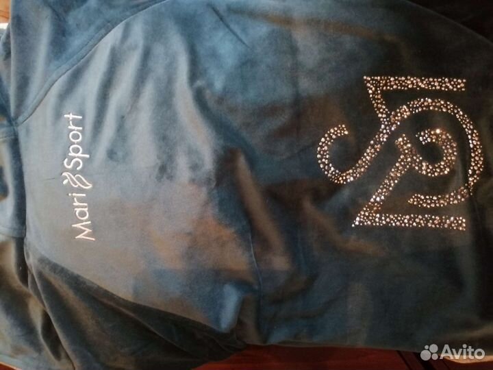 Спортивный костюм для стройной гимнастки