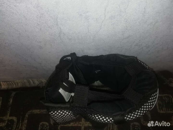 Боксерский шлем title