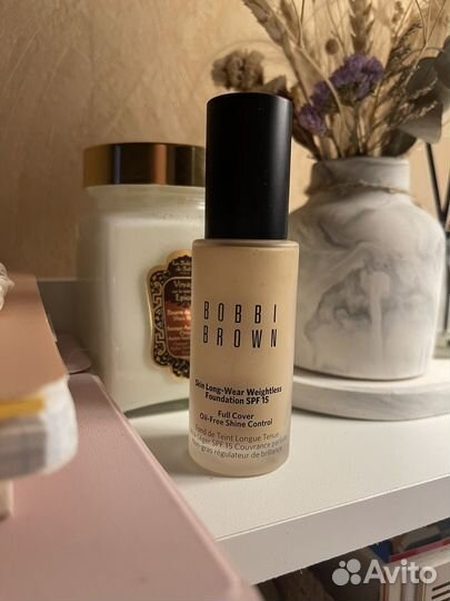 Bobbi brown skin long-wear weigthless foundation