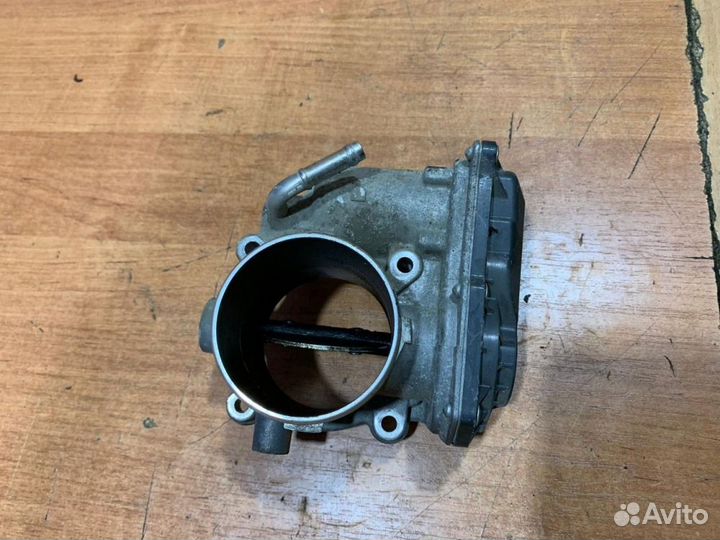 Заслонка дроссельная Toyota Land Cruiser Prado 150