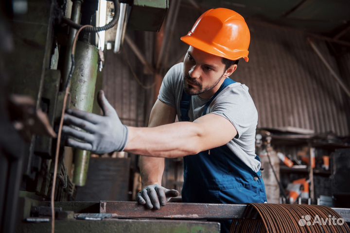 Слесарь-ремонтник на завод в Рославль