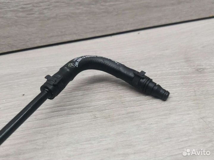 Патрубок системы охлаждения Mercedes C W203