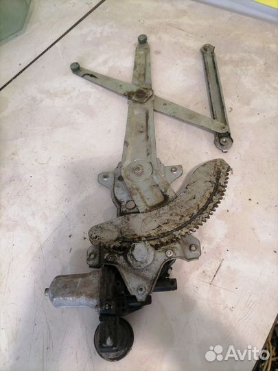 Стеклоподъемник электр. передний левый Suzuki Swif