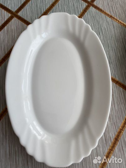 Тарелка овальная
