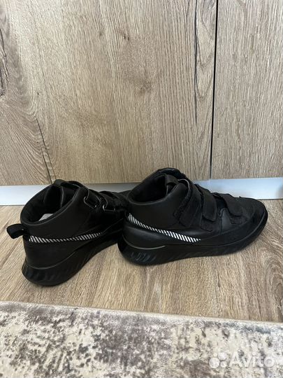 Ботинки ecco 37 для мальчика