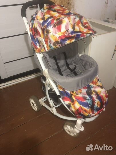 Прогулочная коляска