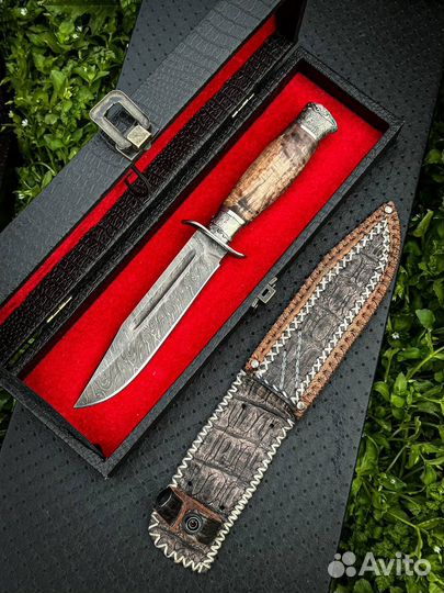 Нож из дамасской стали