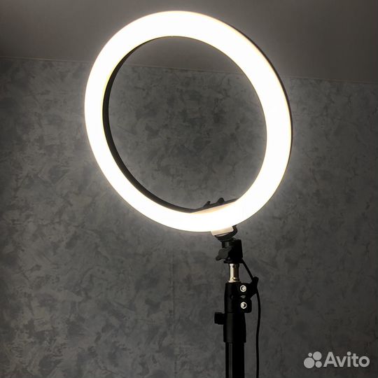 Кольцевая лампа со штативом