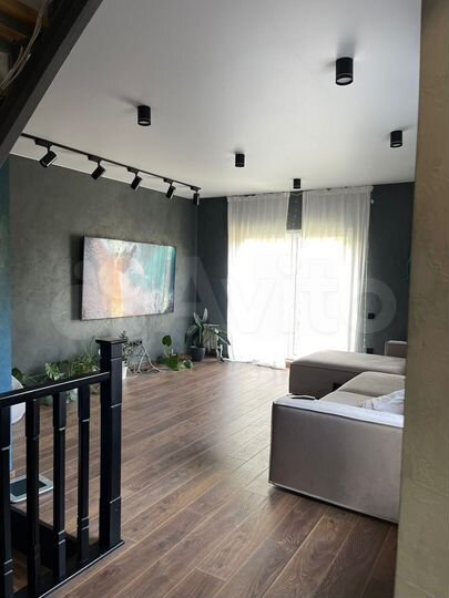 Дом 177,8 м² на участке 2,3 сот.