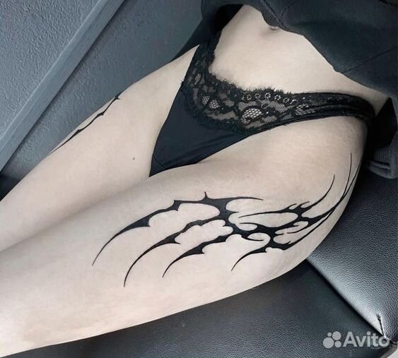 Тату-мастер черной татуировки dotwork/black tattoo