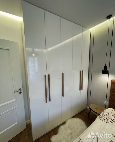 Шкаф распашной в спальню