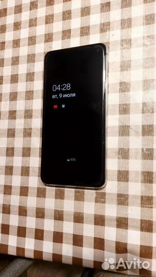 Samsung Galaxy S10e, 6/128 ГБ