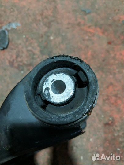 Рычаг подвески нижний задний левый Audi Q7 4L 4.2