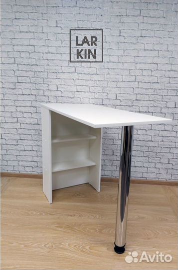 Маникюрный стол