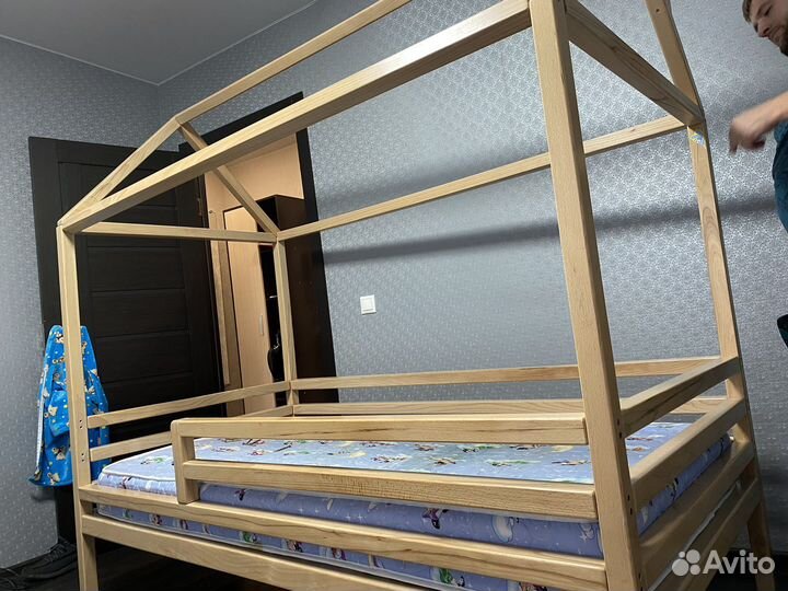 Детская кровать домик с матрасом