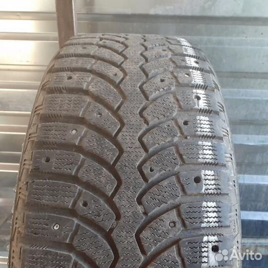 Bridgestone Blizzak Spike-01 205/55 R16
