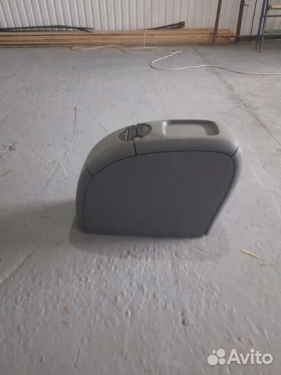 Бокс в салон крайслер тов кантри