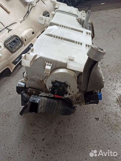 Корпус печки Lexus LX 570/LC 200