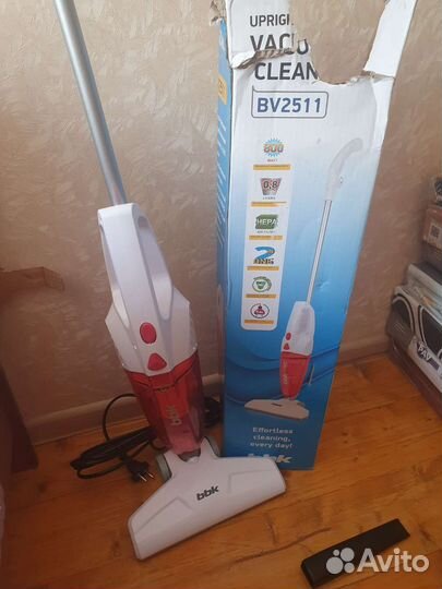 Вертикальный пылесос BBK BV2511 новый