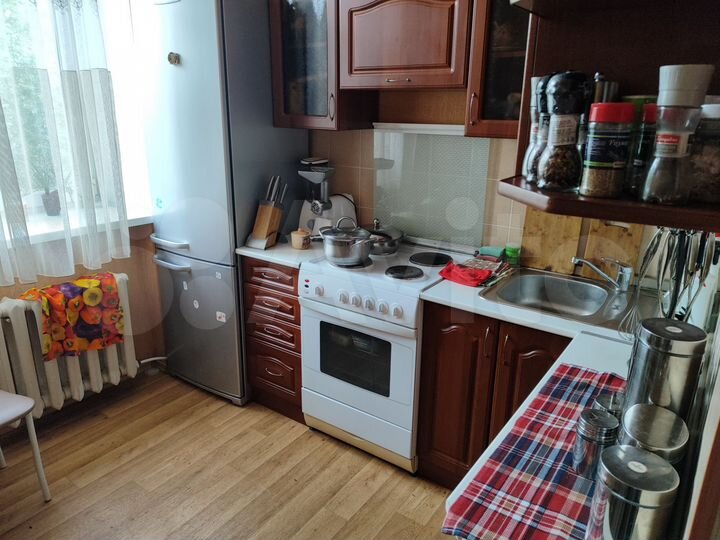 2-к. квартира, 54 м², 2/4 эт.