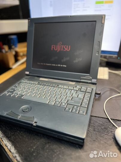 Раритетный ноутбук Fujitsu E330