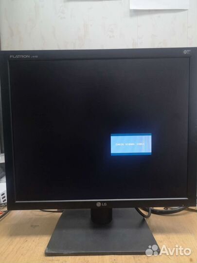 Монитор LG 19