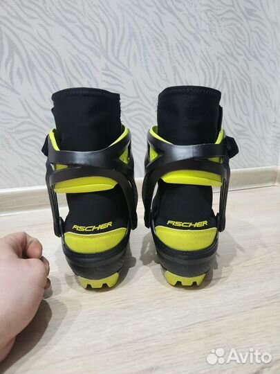 Лыжные ботинки