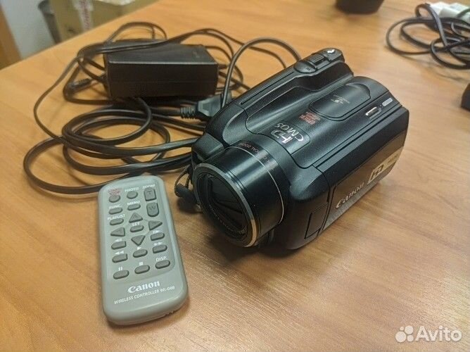 Видеокамера FHD Canon HG20