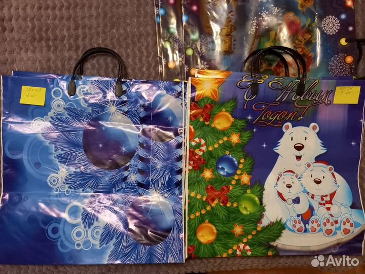 Новогодние подарочные пакеты
