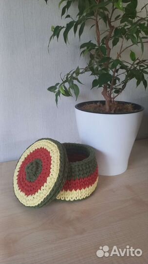 Вязаная корзинка бочонок