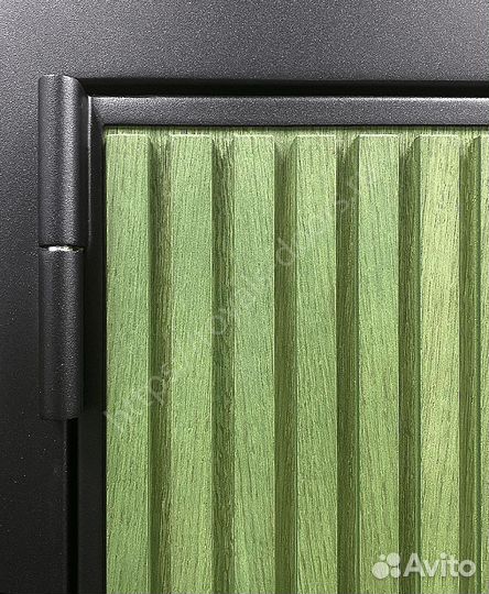 Дверь с биометрическими замком