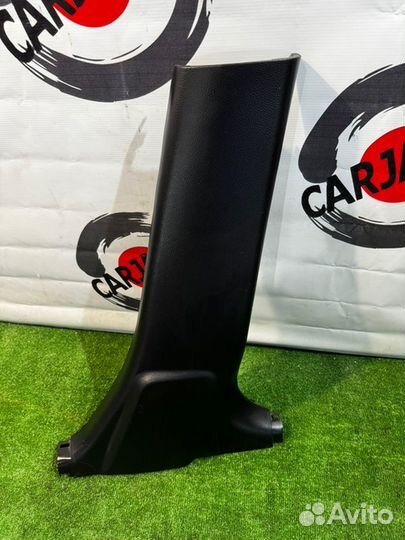 Обшивка стойки кузова правая Suzuki Swift ZC32S