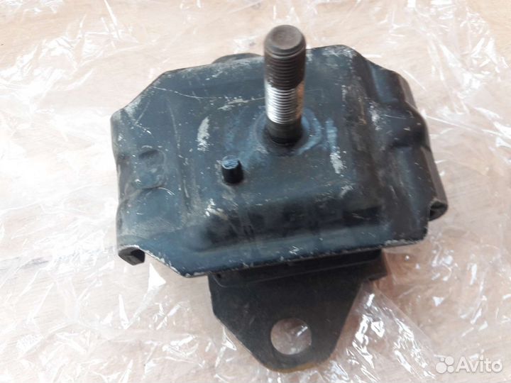 Подушка двигателя