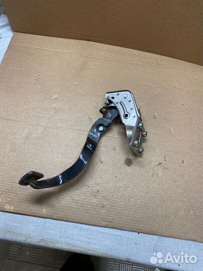 Педаль тормоза Hilux 7 Рестайлинг