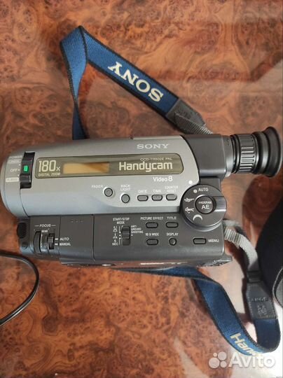 Видеокамера sony handycam ccd-tr502e pal