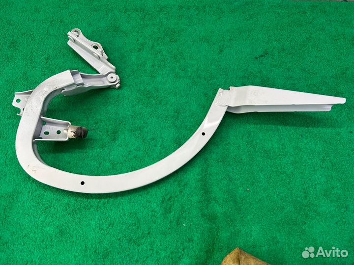 Петля крышки багажника правая Audi A6 C8 dlha 2021
