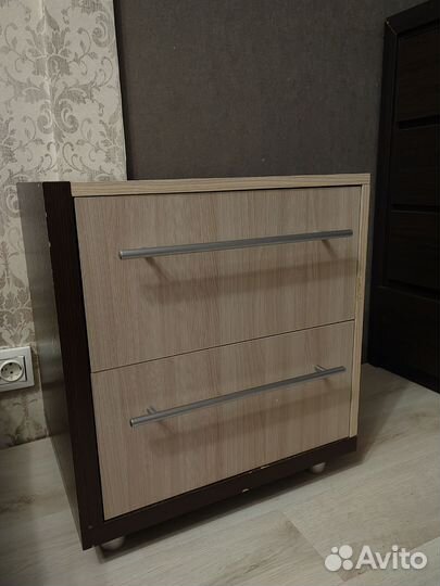 Тумба прикроватная