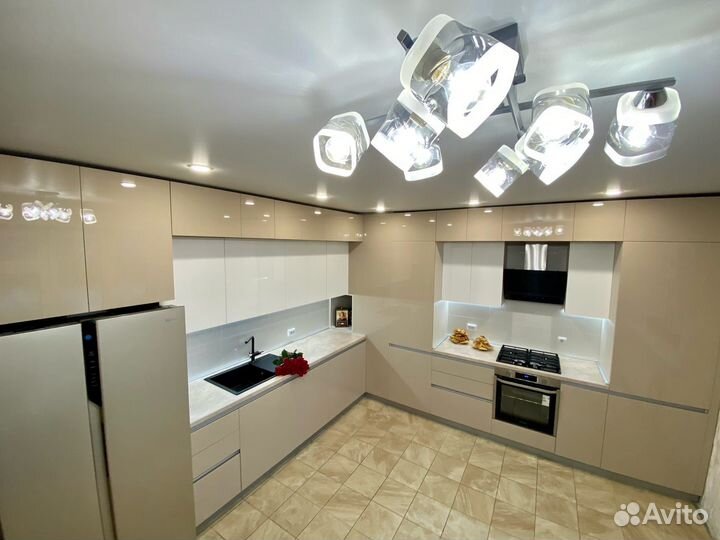 Угловая кухня на заказ. Производство