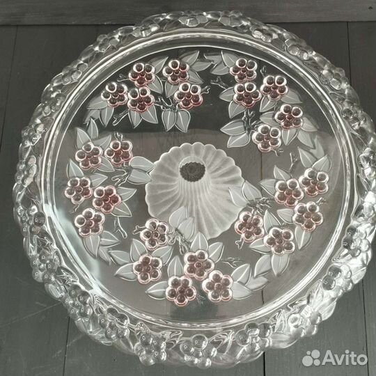 Тортница на ножке стекло