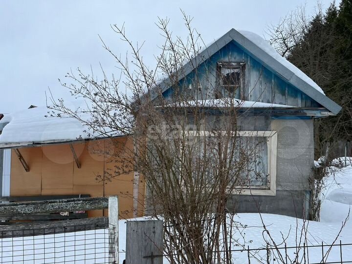 Дача 20 м² на участке 6 сот.