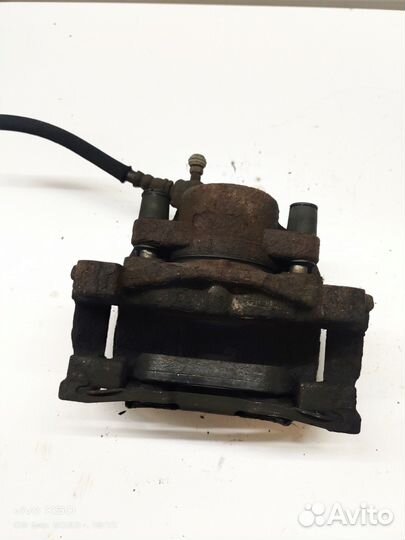 Суппорт тормозной передний правый Freelander 2