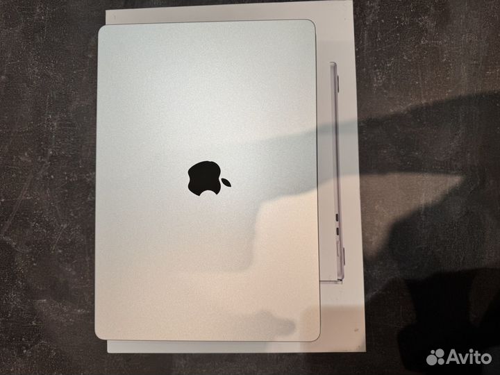 Macbook air 15 m2 8 512gb