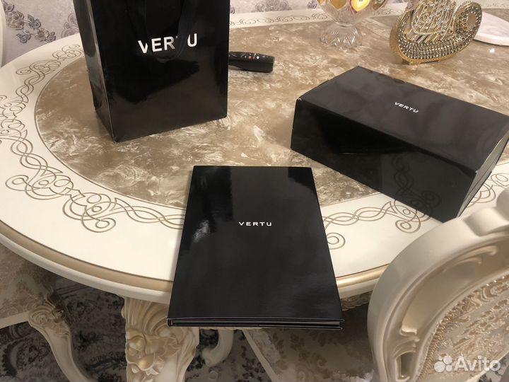 Vertu телефон